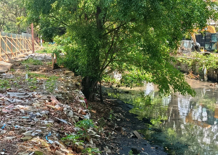 DLH Kota Cirebon Siap Tebar Ekoenzim Atasi Bau Sungai Sukalila