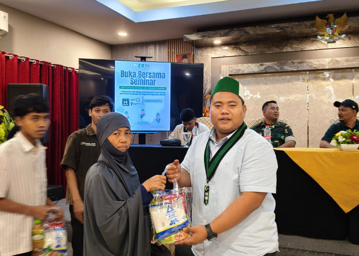 HMI Bumikan Diskusi dengan Berbagi, Tebar Bantuan Sembako untuk Masyarakat