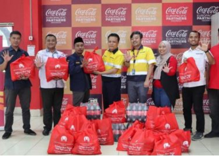 Berkah Ramadan: CCEP Indonesia Berbagi Kebahagiaan Salurkan Ribuan Paket Lebaran 