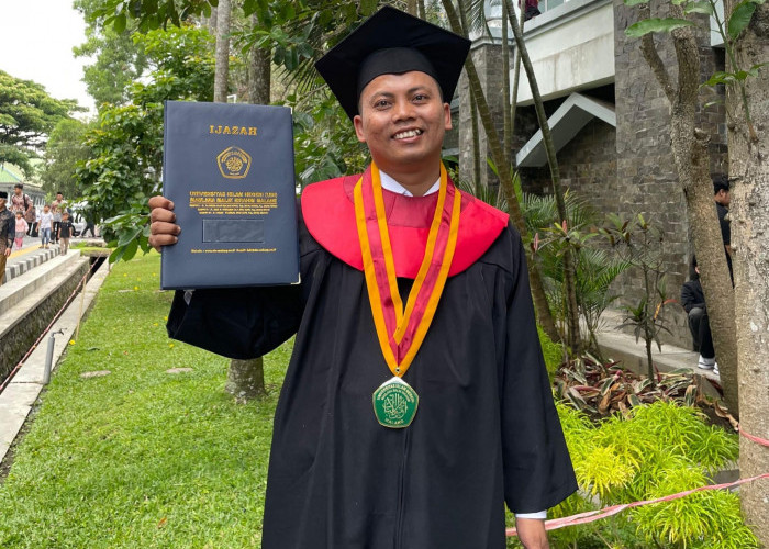 Cerita Senang dan Bangga Kayan Manggala, Si Anak Kampung Cirebon yang Raih Beasiswa LPDP