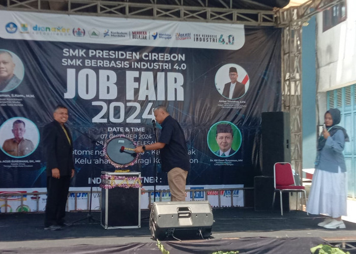 Kegiatan Job Fair 2024 Hadir di SMK Presiden Kota Cirebon Berbasis Industri 4.0