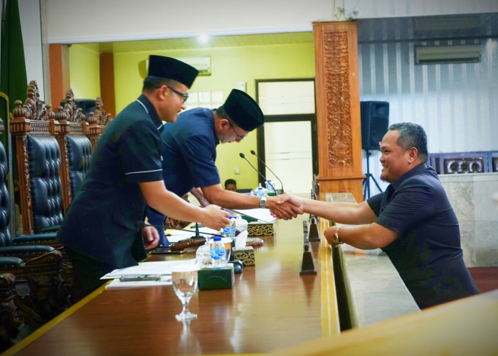 Fraksi Gerindra dan Golkar Kritisi Penyusunan RPJPD Kabupaten Cirebon 2025-2045