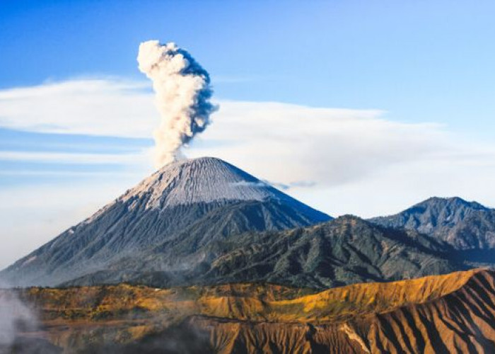 7 Gunung Paling Menantang di Indonesia untuk Pengalaman Pendakian yang Mengesankan