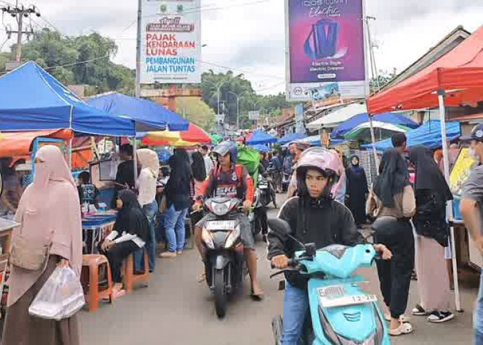 Berkah Ramadan! Puluhan UMKM Mengais Rejeki di Pasar Takjil Dadakan Jl Dr Ir Soekarno