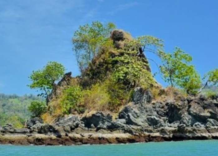 Pulau Di Jawa Barat Ini Tak Boleh Dikunjungi oleh Turis? Wisata Pulau Kunti di Sukabumi, Ada Apa? 