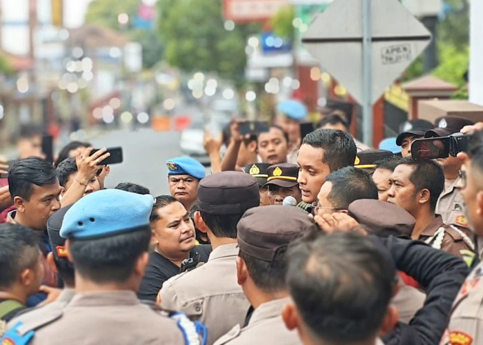 Ratusan Massa Datangi Kejari, Kecewa SP3 “Kasus Kuningan Caang” Diterbitkan 