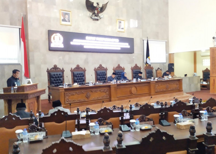 DPRD Kabupaten Cirebon Gelar Paripurna Jawaban Bupati Soal Perubahan APBD 2025