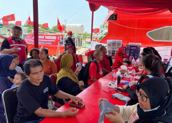 Bawa Misi Kemanusiaan, Kapal Laksamana Malahayati PDIP Bersandar di Cirebon