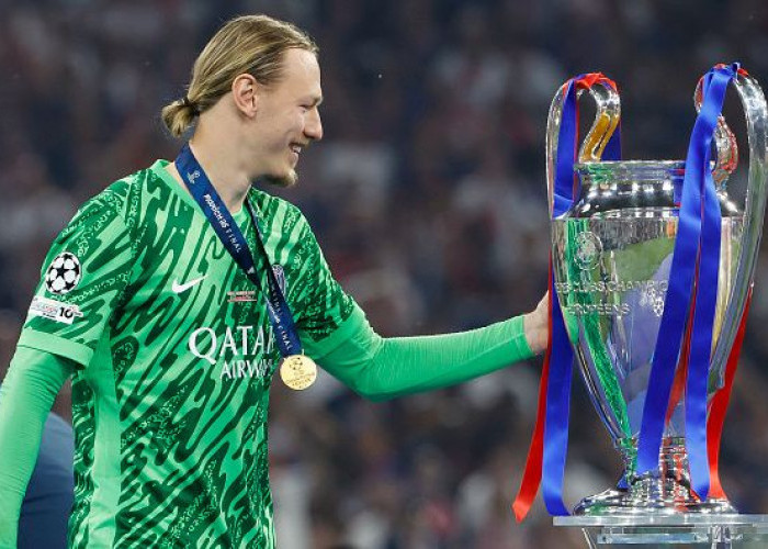 Matvey Safonov Jadi Kiper Rusia Pertama yang Rajai Liga Champions Dua Kali