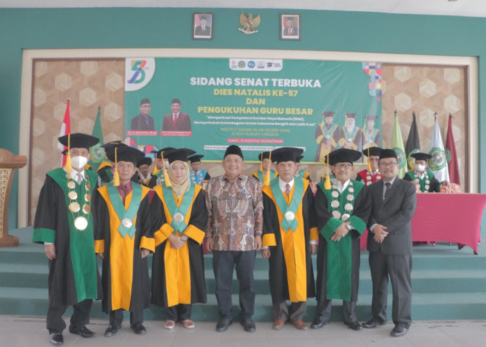 Dipimpin Rektor Sumanta, IAIN Cirebon Perganyak Guru Besar Baru