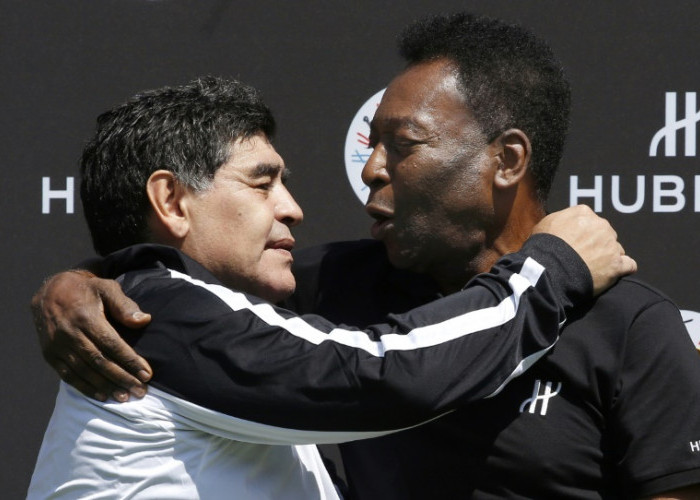 Saat Maradona Wafat, Pele Pernah Berjanji akan Main Bola di Syurga 