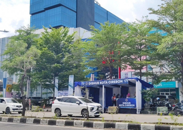 Pos Dishub Kota Cirebon di Depan CSB Dikritik sebab Petugas Dicap Santai dalam Menanggulangi Parkir Liar