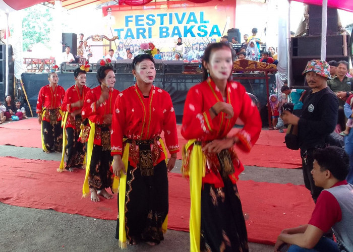 Festival Tari Baksa Dijadikan Momentum Desa Trusmi Tunjukkan Ikon Seni Khasnya