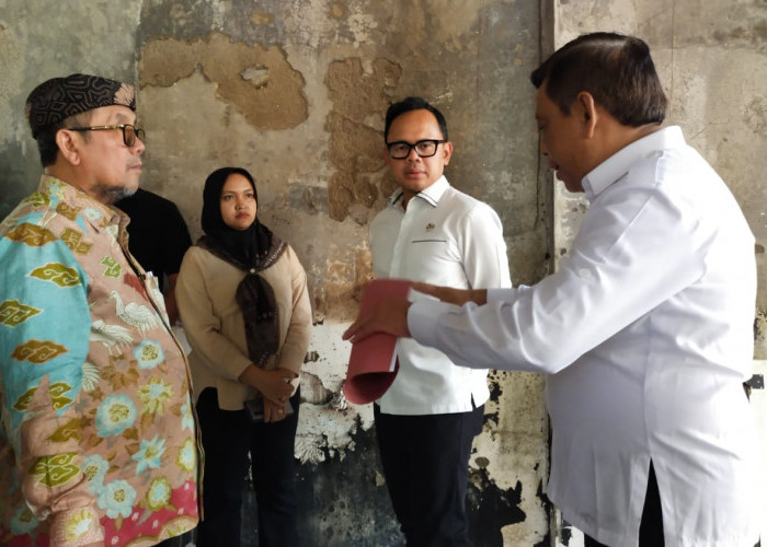 Pembakaran Kantor DPRD Kabupaten Cirebon Disorot Pemerintah Pusat, Bima Arya: Kurangi Kegiatan Seremonial