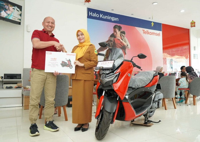 PNS Asal Kuningan Menang Hadiah Sepeda Motor dari Program Undian SIMPATI HOKI