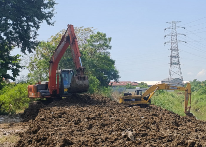 BBWS dan Pemkot Cirebon Mulai Normalisasi Sungai Cikalong, Target Selesai Akhir Mei