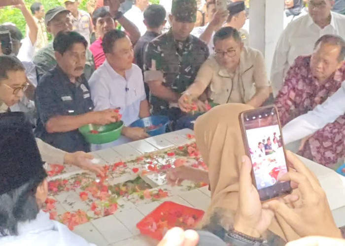 Menelusuri Jejak Pengasingan Pahlawan, Fadli Zon Ziarah Ke Makam Radja Jacob Ponto 