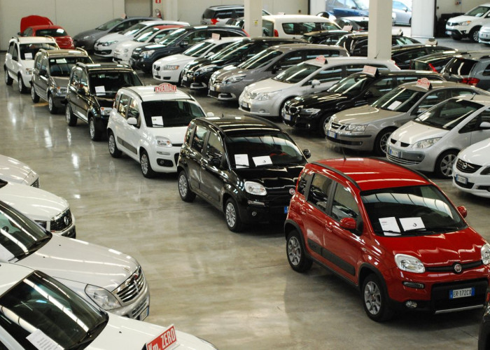 7 Rekomendasi Mobil Bekas Keluarga di Bawah 100 Juta Terbaik 2026