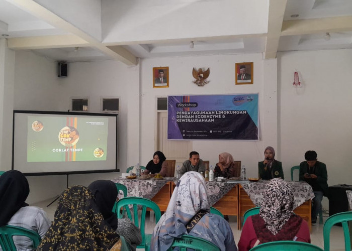 Mahasiswa KKN Gelar Workshop Pemberdayaan Lingkungan dan Inovasi UMKM