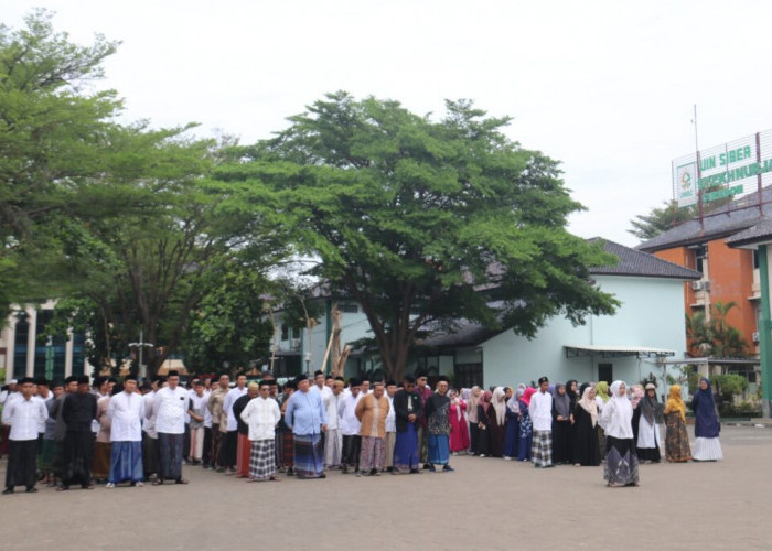 UIN Siber Cirebon Gelar Upacara Hari Santri 2025