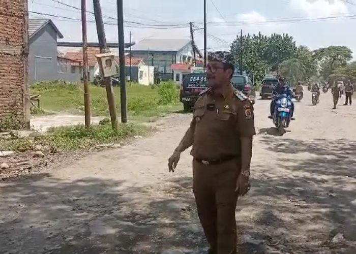 Bupati Cirebon Minta Segera Perbaiki Jalan Cangkring, Kadis PUTR: Ia Nanti Lelang Dulu