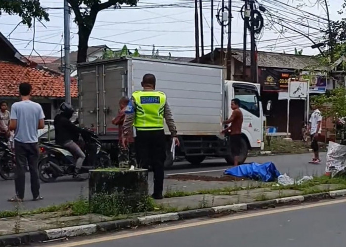 Pemuda 19 Tahun Tewas Tertabrak Truk di Jalur Pantura Cirebon
