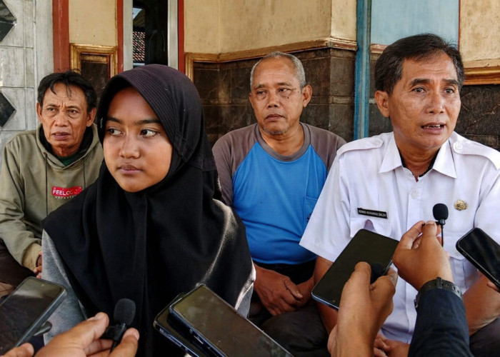 Hidup Sebatang Kara, Ayunda Bertahan Sekolah dengan Rp35 Ribu Sehari