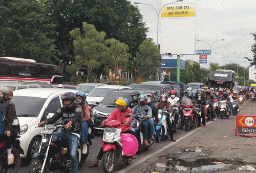 Arus Terhambat Akibat Kapasitas Jalan Tol Limit