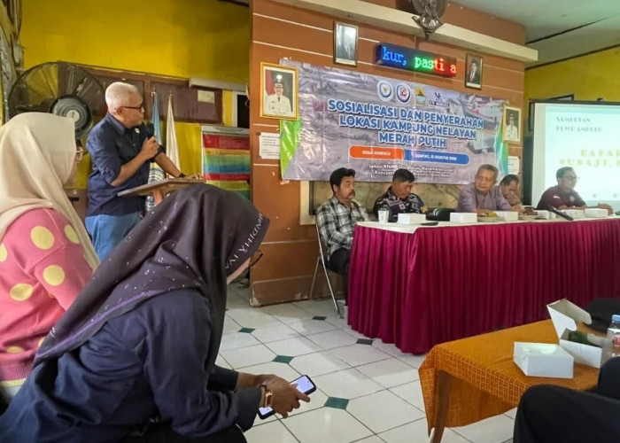 Pemdes Ambulu Sosialisasi Kampung Nelayan Merah Putih