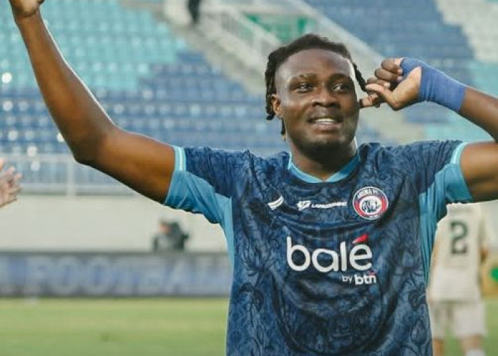 Hasil pertandingan Arema FC vs Dewa United : Singo Edan Ngamuk Skor 4-0