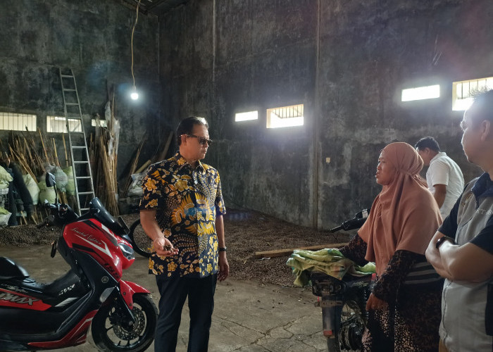 Pelaku UMKM di Desa Kalikoa Kabupaten Cirebon Berikan Keluhan kepada Rokhmin Dahuri, Begini Responnya