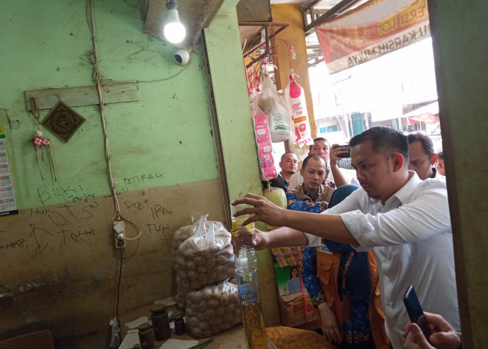 Takaran Minyakita Kurang, Polres Cirebon Lakukan Razia di Pasar Tradisional