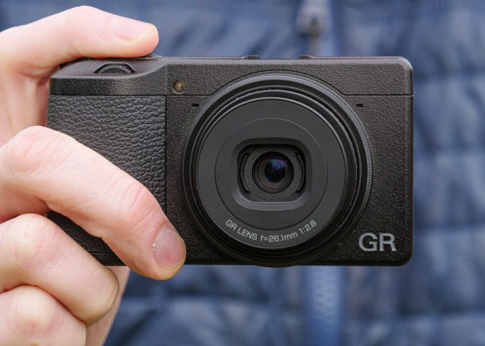 Review Ricoh GR IV, Kamera Saku Terbaik untuk Street Photography