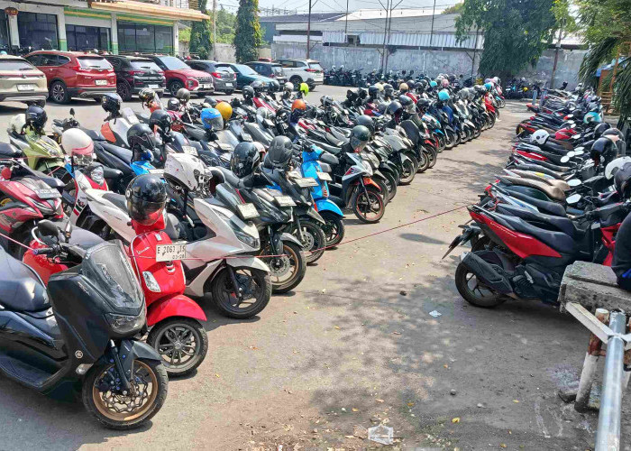Ratusan Motor Setiap Hari, Pendapatan Parkir Pasar Gunungsari Masuk Kemana??? 
