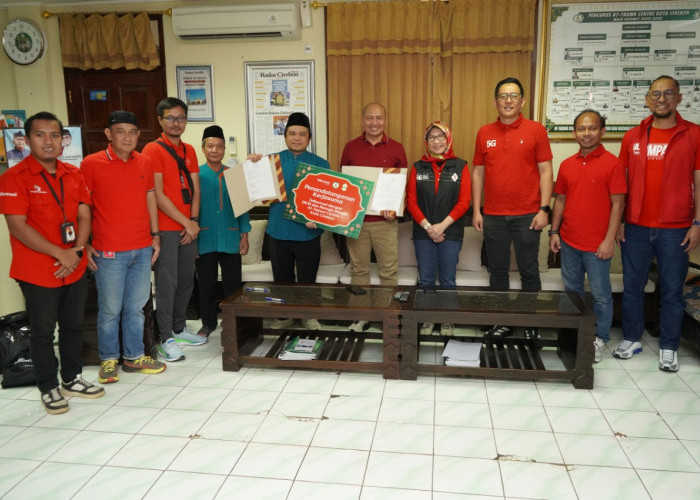 Telkomsel Buka Posko Layanan SIAGA di Masjid Raya At-Taqwa Cirebon