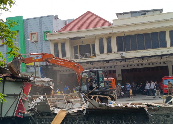 350 Personel Diturunkan oleh Walikota Cirebon, Pembongkaran Bangli di Sukalila Mulai Dilakukan