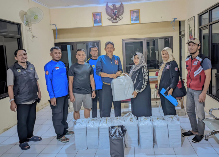 Dinsos Salurkan Makanan untuk 500 Warga Terdampak Banjir Gunungjati