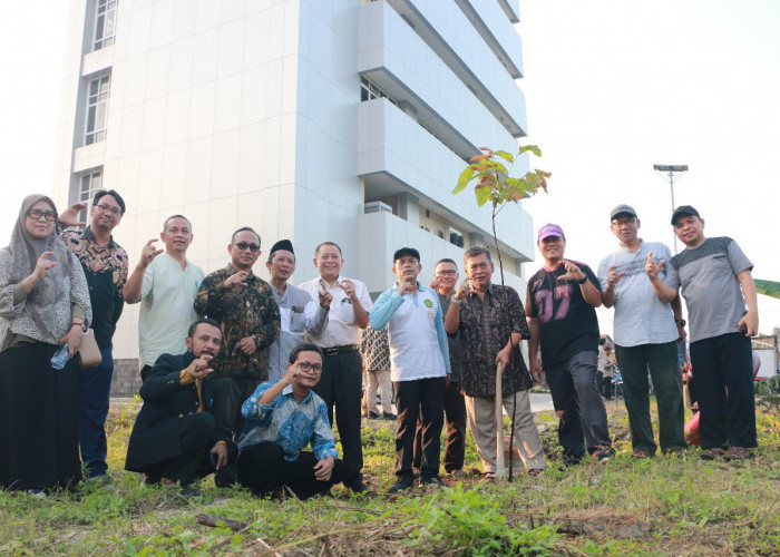 Hijaukan Indonesia, UIN Siber Cirebon Tanam 1.000 Pohon Matoa
