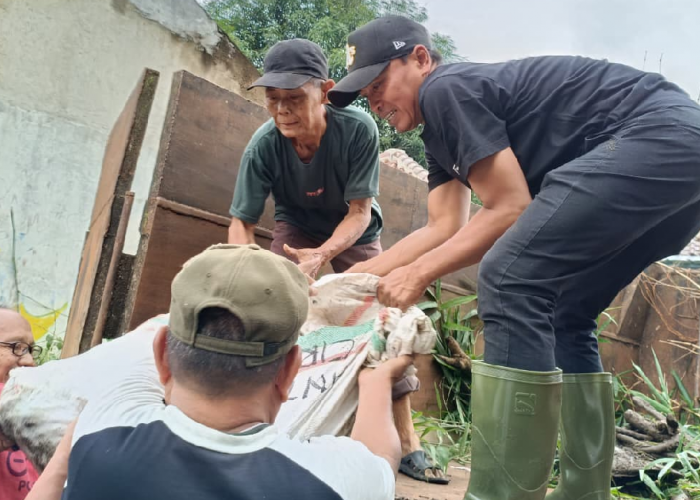 Sungai Tak Berfungsi, Ketua Komisi I DPRD Kota Cirebon Agung Supirno Minta DPUTR Bertindak Cepat