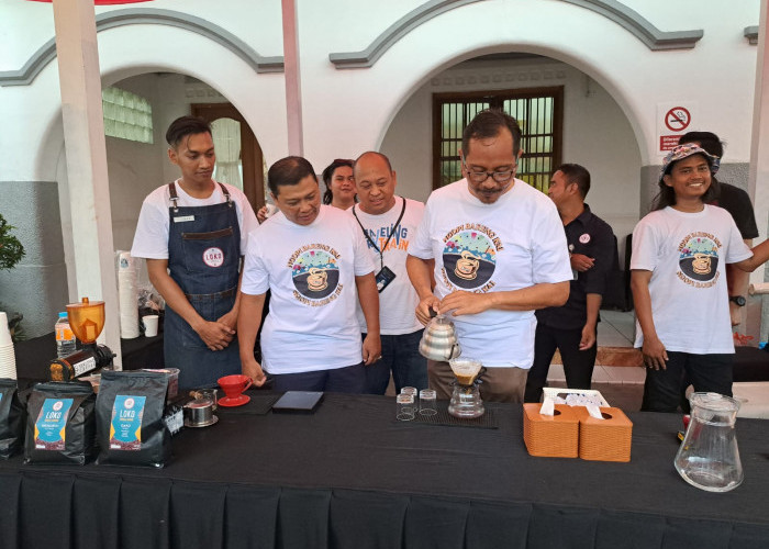 PT KAI Sediakan 2.750 Cup Kopi Gratis untuk Penumpang