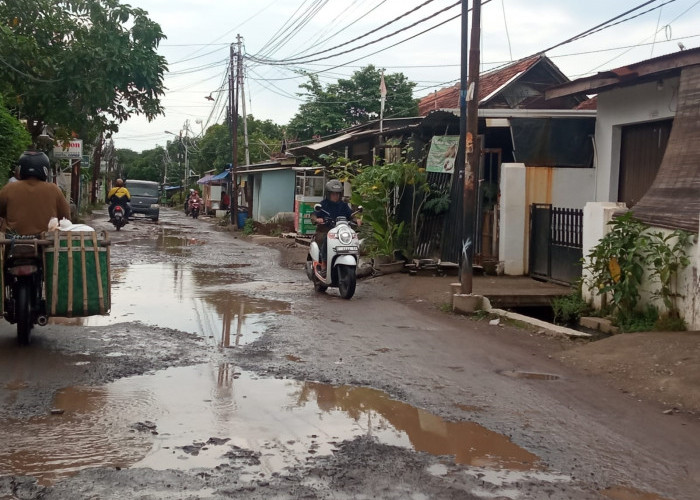 Kerusakan Jalan Pancuran di Kota Cirebon Jadi Sorotan Publik, Begini Kondisinya...