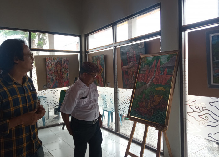 Puluhan Seniman Gelar Pameran Lukisan di Ruang Kreasi Kabupaten Cirebon