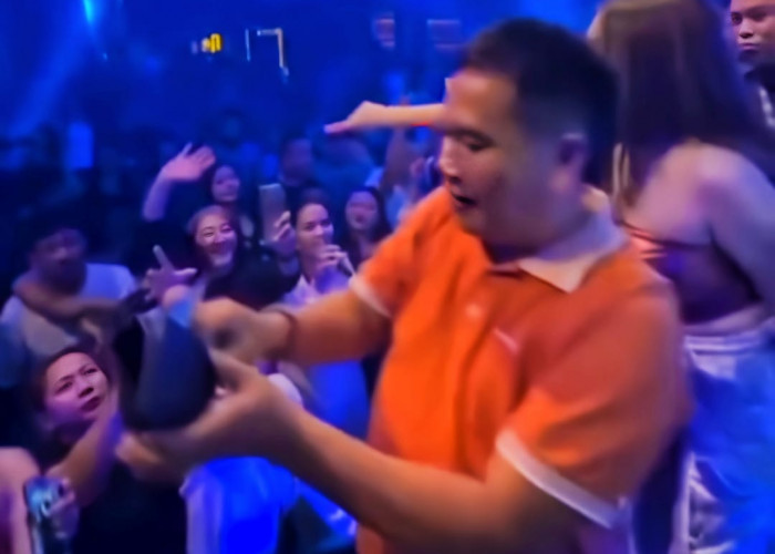 Viral Video Kuwu Karangsari Nyawer di Klub Malam, Casmari: Uang Pribadi, Bukan Dana Desa
