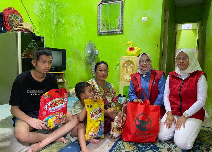 DPC PDI Perjuangan Kota Cirebon Bantu Anak Penderita Tumor
