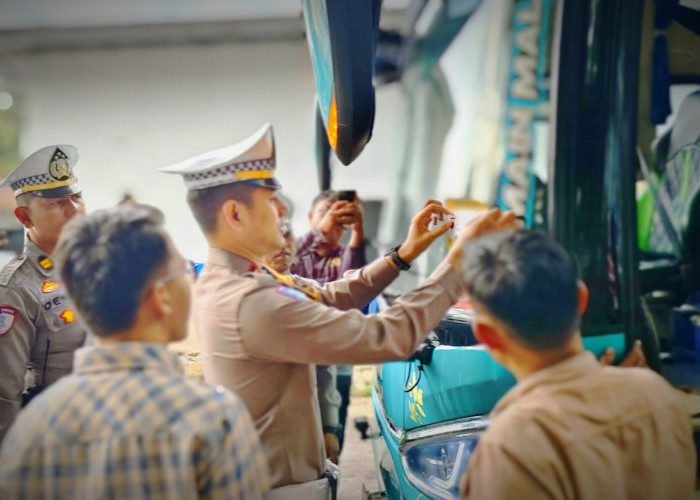 Kamseltibcar Di Cirendang, 2 Bus Tak Laik Jalan dan 24 Knalpot Brong Diamankan