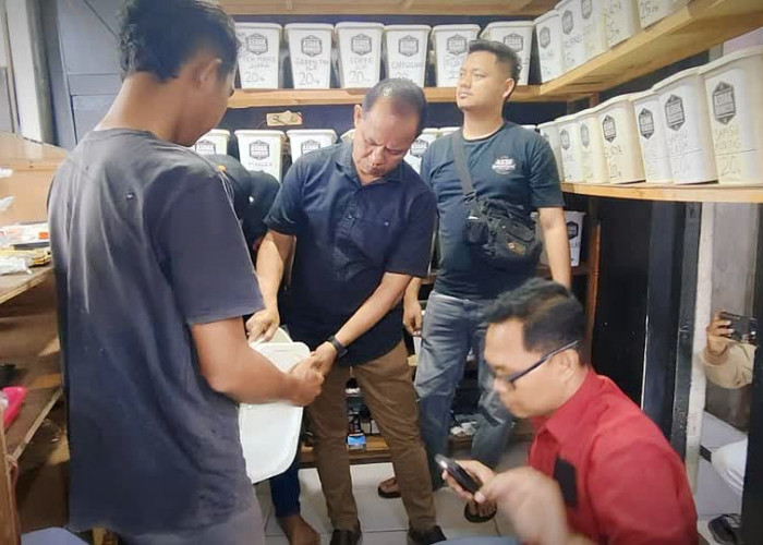 Satresnarkoba Kuningan Klarifikasi Video Viral Penggerebekan Toko Tembakau