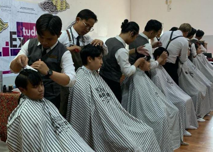 Pelajar Tak Bisa Sembarangan Ekspresikan Gaya Rambut, Redbox Barbershop Beri Solusi