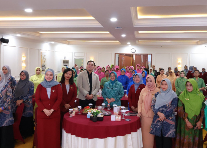 Perkuat Benteng Keuangan Keluarga, OJK Cirebon Edukasi Ratusan Ibu dan Organisasi Perempuan
