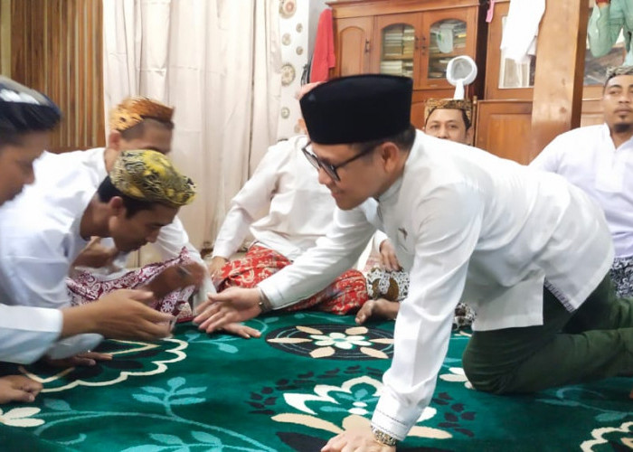 Gus Imin Napak Tilas ke Makam Sunan Gunung Jati Cirebon, Ingatkan Lagi Dakwah Islam yang Ramah dan Damai