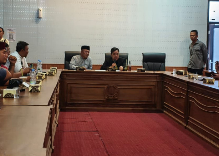 Audiensi Trusmiland Klayan 5 Buntu, Warga Tagih Jadwal Penanganan Banjir